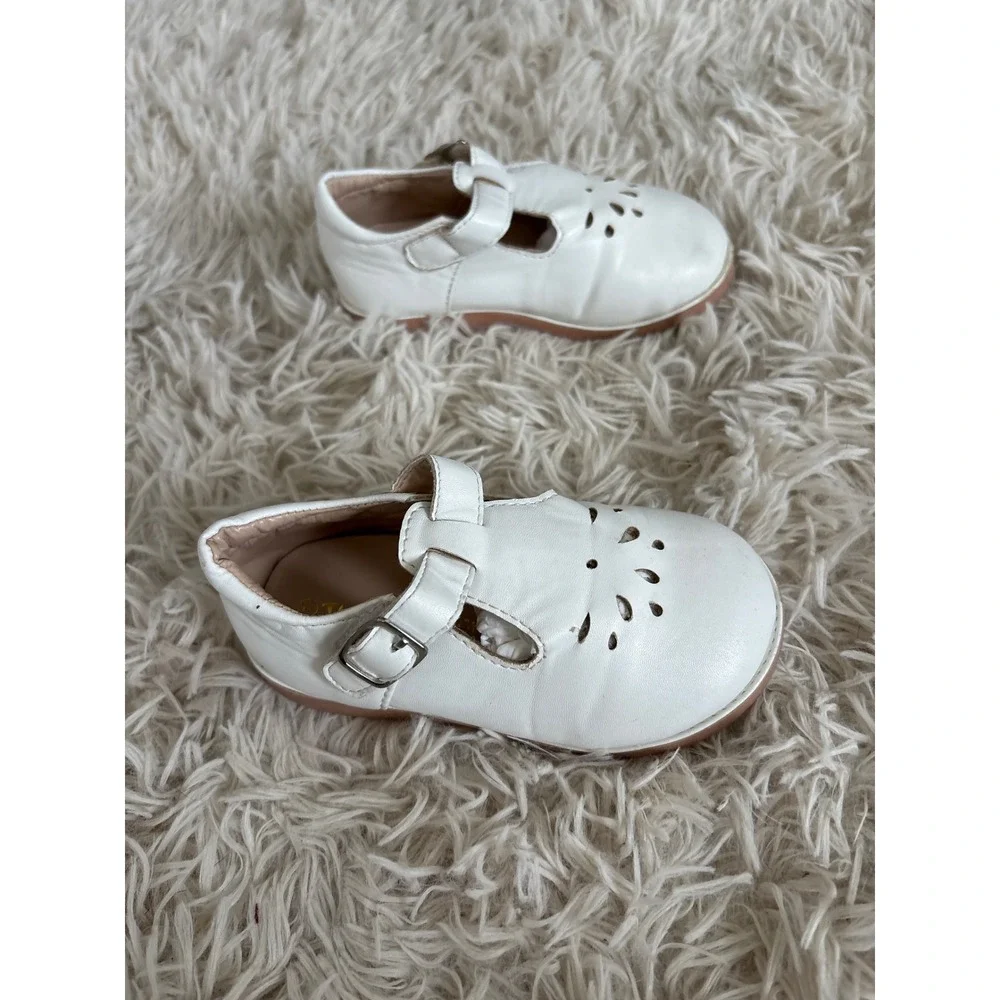 The Doll Maker White Leather Cutout Mary Jane‎ Shoes Kids Size 7 Toddler